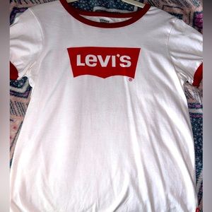 Levi’s White top